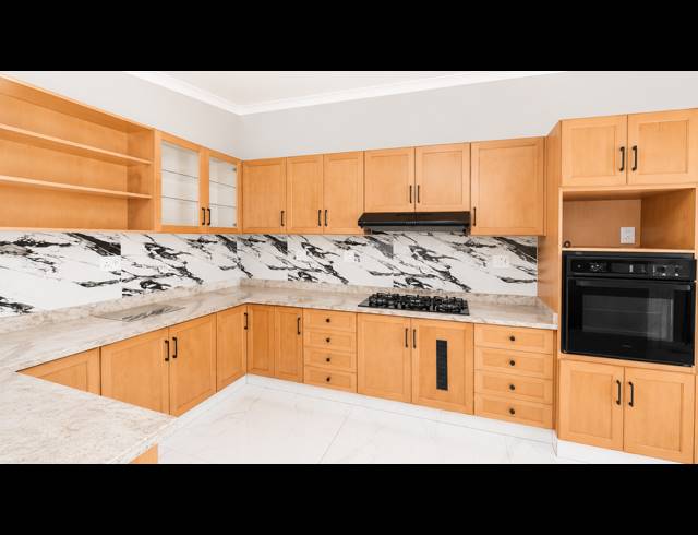 4 BEDROOM FREEHOLD FOR SALE IN WINDERMERE